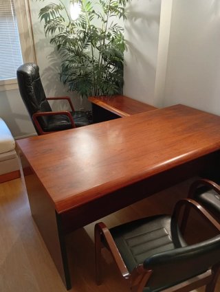 Mesa estudio sillas y armarios