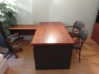 Mesa estudio sillas y armarios