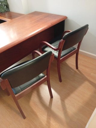 Mesa estudio sillas y armarios