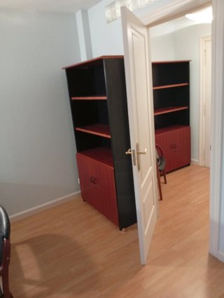 Mesa estudio sillas y armarios