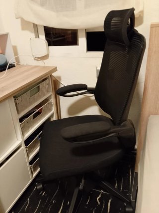 Silla de oficina ergonómica negra