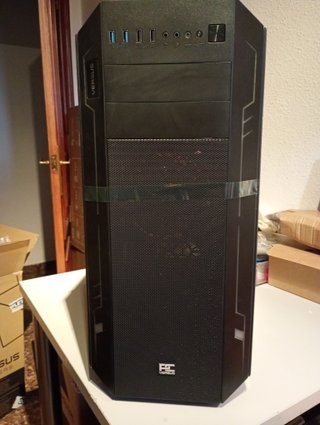 Torre PC Versus con 5 Ventiladores RGB