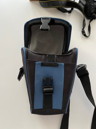 Nikon D3300 + objetivo 18-55 + caja, batería y acc
