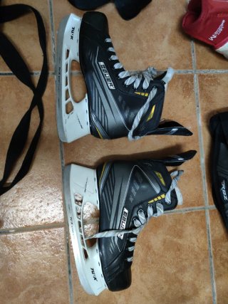 Equipo Hockey Hielo Bauer APX2 CCM RBZ T-S/M T39