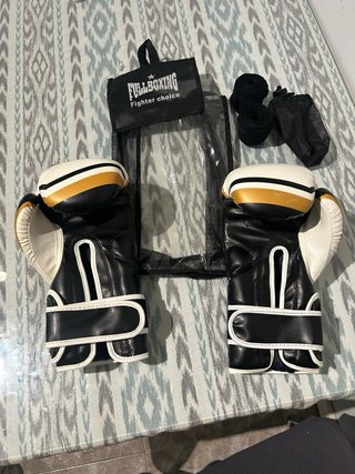 Guantes de Boxeo 10oz y Vendas