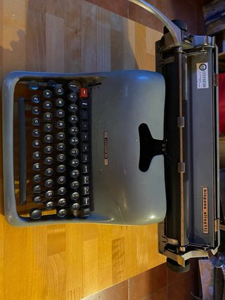 Máquina de escribir Olivetti Lexicon 80
