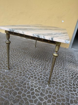 Mesa de centro mármol y metal dorado