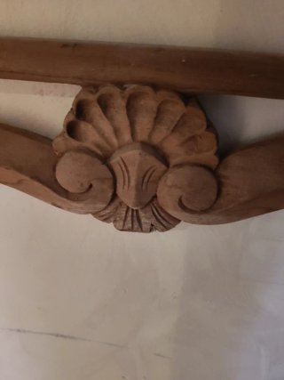 Marco Antiguo de Madera Maciza Tallada