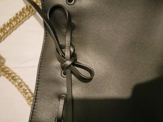 Bolso Bandolera Negro con Cadena Dorada