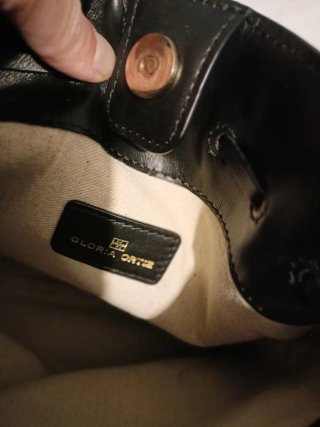 Bolso Bandolera Negro con Cadena Dorada
