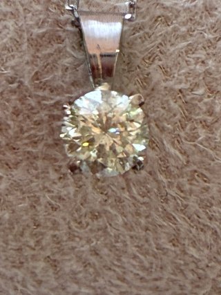 Colgante Oro 18k con 0.96Ct Diamante Natural