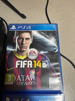 PS4 Negra + 4 Juegos + Mando