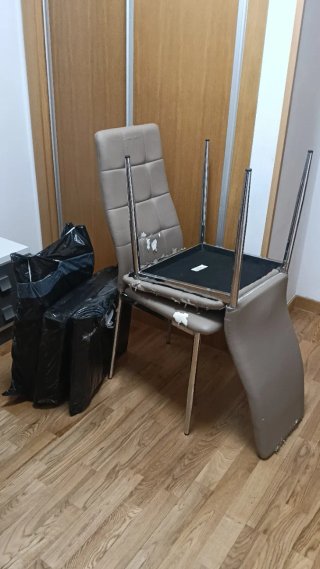 4 Sillas de salón beige de salón