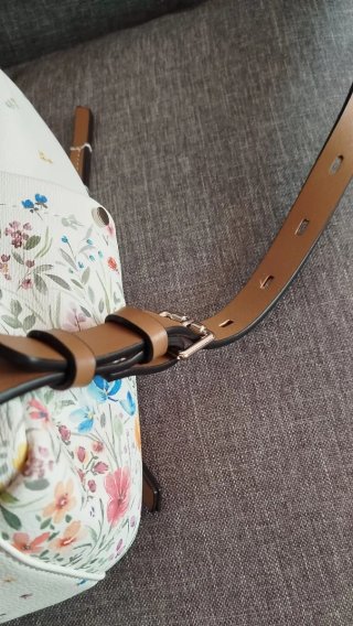 Mochila floral blanca