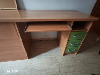 Escritorio Juvenil de Madera con Cajones