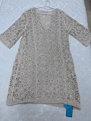 Vestido Calado con Flores y Lentejuelas