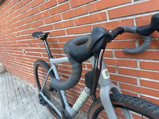 GUAVA SRAM FORCE AXS GRAVEL