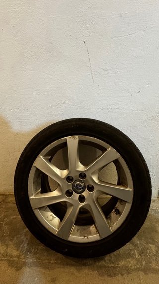 JUEGO 4 LLANTAS VOLVO 17" 5X108 NEUM. 215/50R17