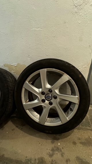 JUEGO 4 LLANTAS VOLVO 17" 5X108 NEUM. 215/50R17