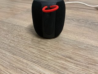 Altavoz Bluetooth Negro y Rojo