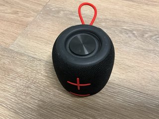 Altavoz Bluetooth Negro y Rojo