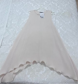 Blusa Asimétrica Plisada Beige