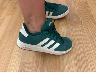 Zapatillas Adidas Verdes y Blancas