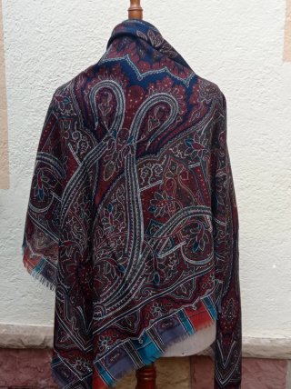 Pañuelo de lana con estampado paisley