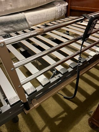 Cama ortopédica articulada eléctrica