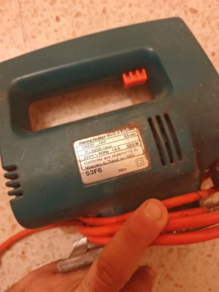 Sierra Caladora Eléctrica
