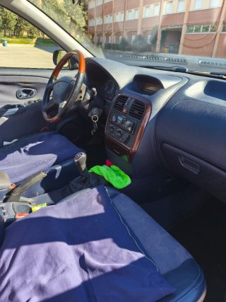 Mitsubishi Carisma 2001