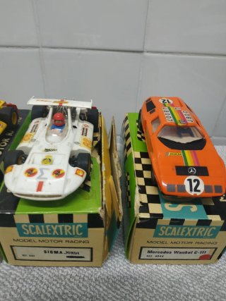 Lote de cuatro  coches  Scalextric .