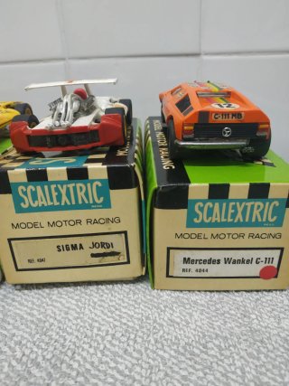 Lote de cuatro  coches  Scalextric .
