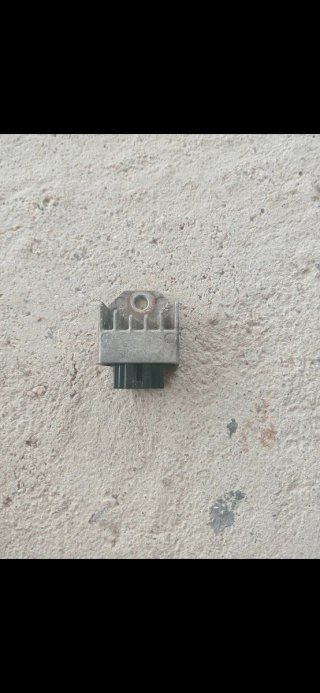 Regulador 12v Peugeot Speedfight