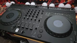 Controlador DJ AlphaTheta DDJ-GRV6
