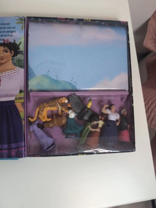 Cuento Encanto Disney con figuras