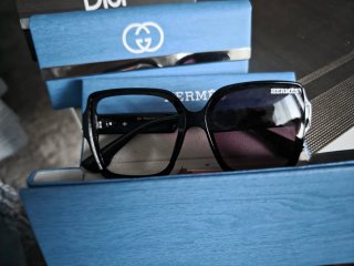 Gafas de sol negras