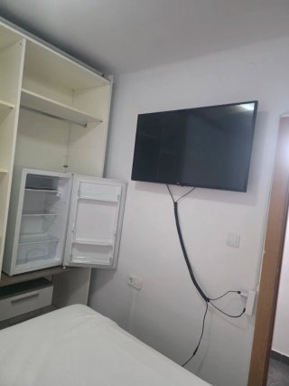 Se alquila abitacion