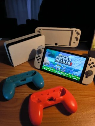 Nintendo Switch OLED Blanca + juego