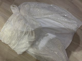Vestido de fiesta blanco con lentejuelas