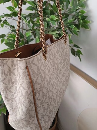 Bolso Michael Kors Beige y Dorado