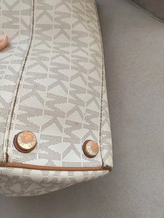 Bolso Michael Kors Beige y Dorado