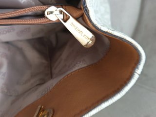 Bolso Michael Kors Beige y Dorado