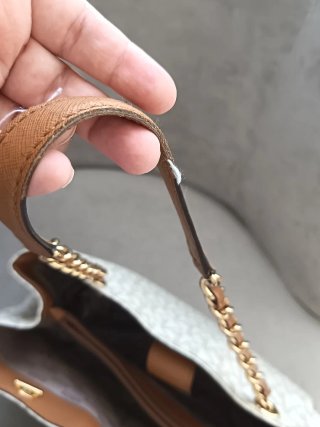 Bolso Michael Kors Beige y Dorado