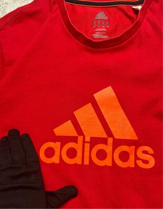 Adidas  T-Shirt Essentials Red- Vintage Logo Tee