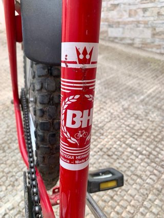 Bicicleta BH roja