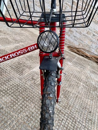 Bicicleta BH roja