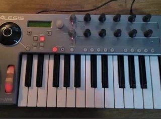 Teclado Controlador Alesis Photon X25