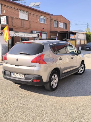 Peugeot 3008 2012