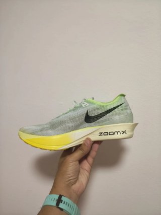 T42,5 Nike Streakfly 2 amarillas